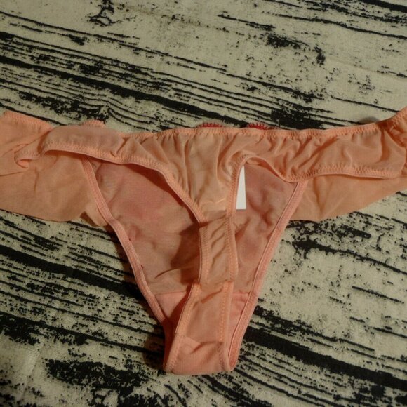 AMBRIELLE Size 6/M Nylon Embroidered Thong Panty NWT - Picture 6 of 6